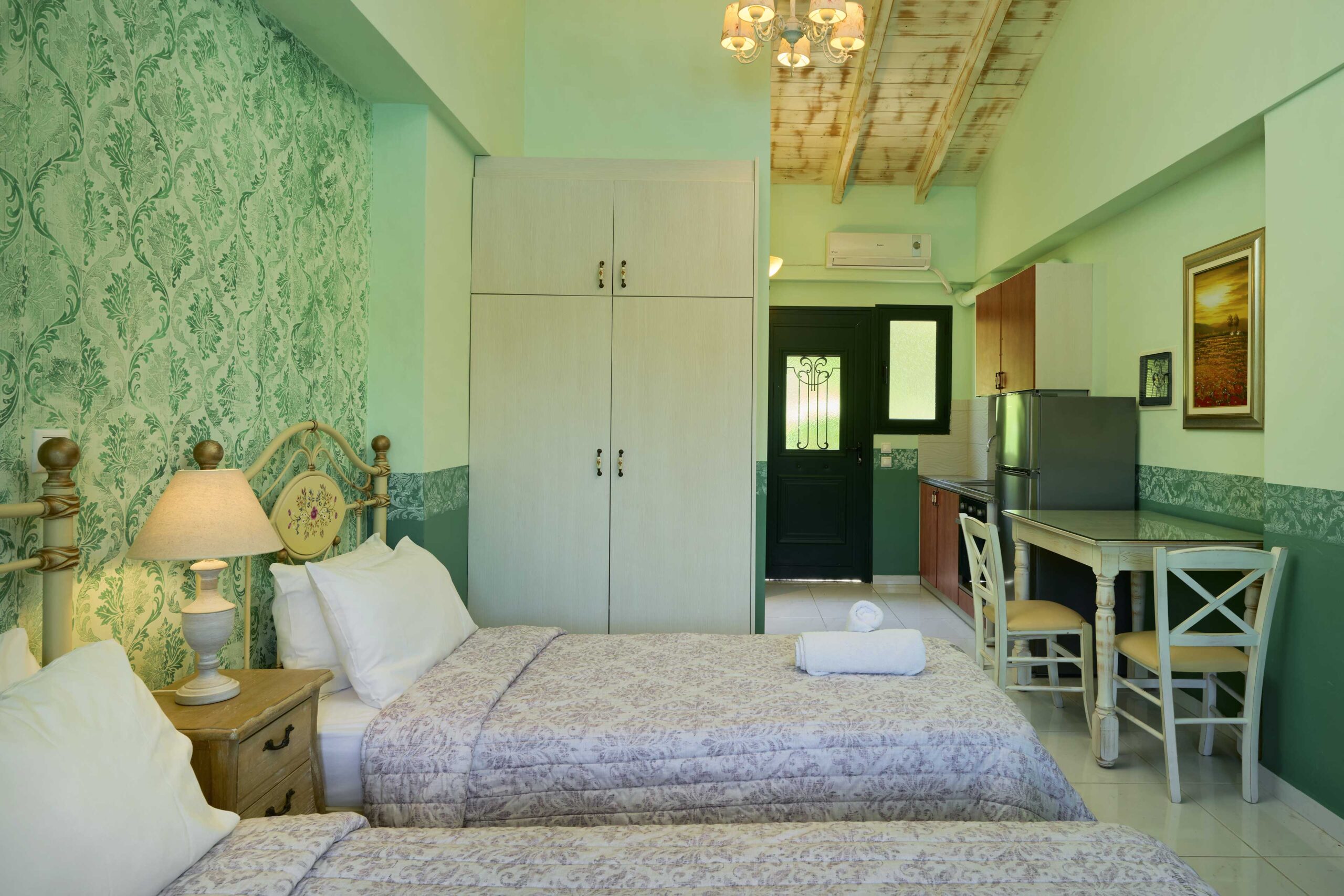 Tiara Holidays - Villaggio Maistro - deluxe studio - soba i kuhinja
